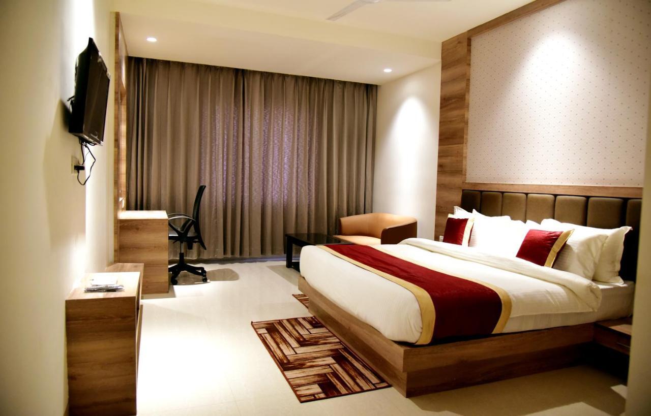 Hotel Crystal Grand Haldwāni 외부 사진