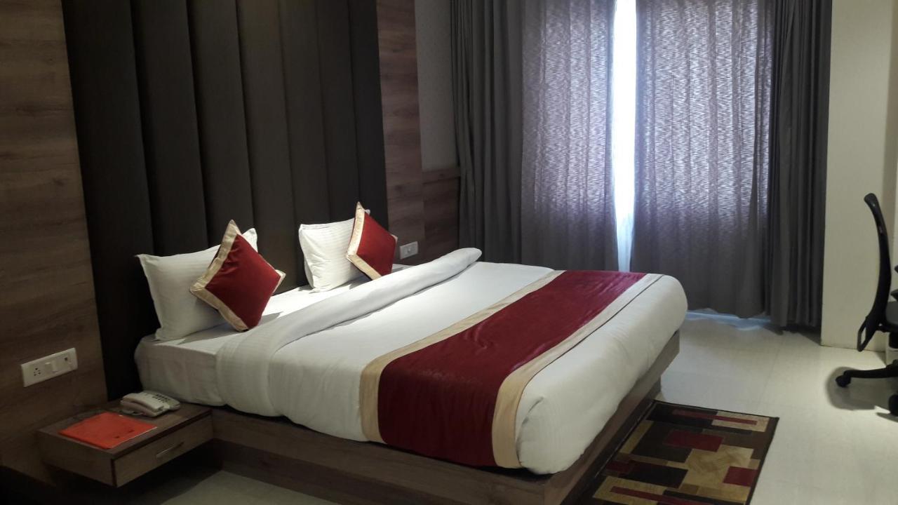 Hotel Crystal Grand Haldwāni 외부 사진