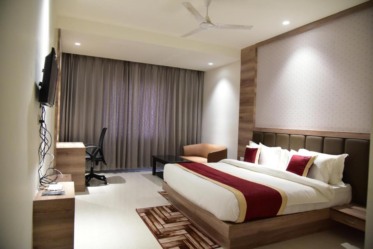 Hotel Crystal Grand Haldwāni 외부 사진